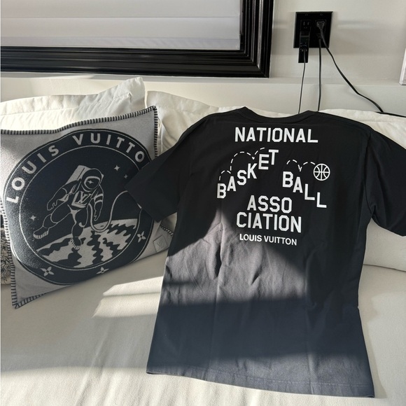 Louis Vuitton × NBA Collection 21AW Black LV Logo T-Shirt XXL Cotton Japan - Picture 6 of 11